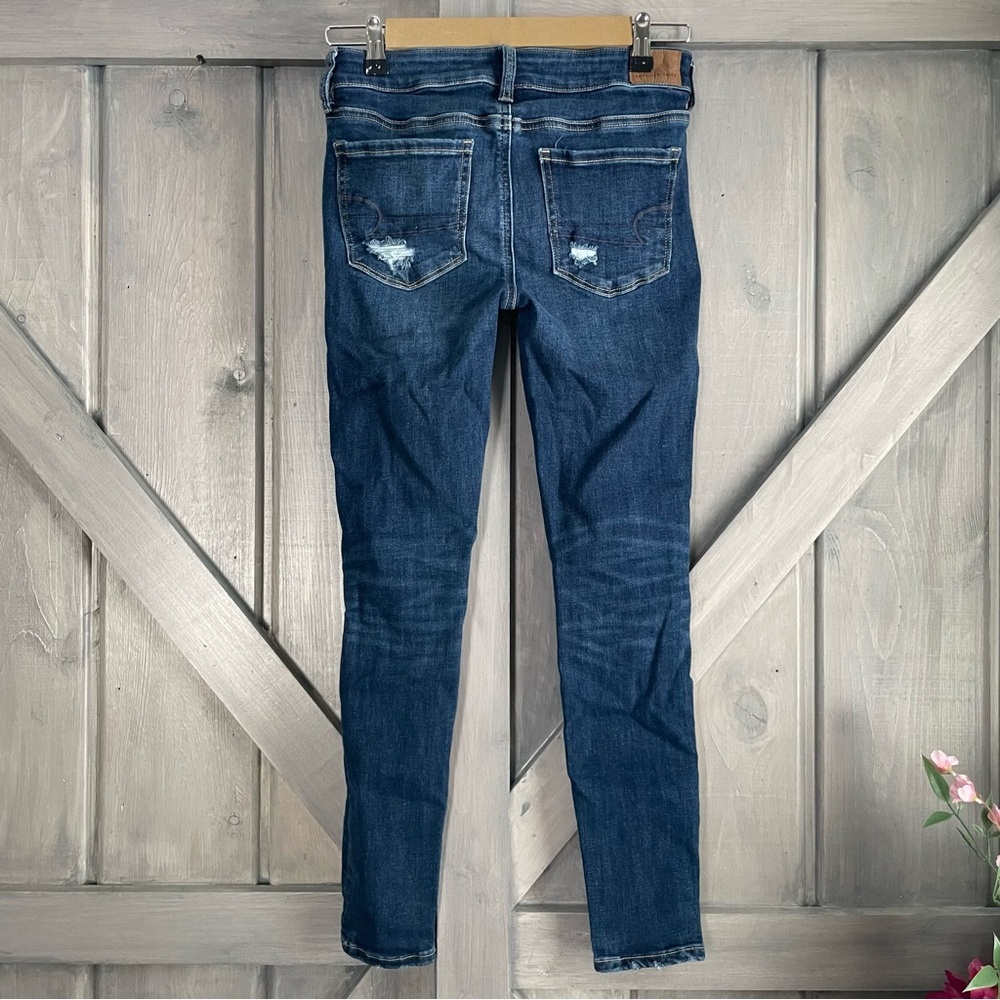 American Eagle Next Level Stretch Jegging Size 2 Short‎ distressed with lining - Picture 3 of 7